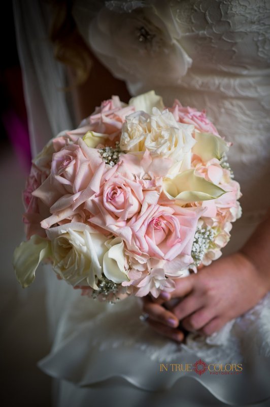 Bridal bouquet in pink and white roses