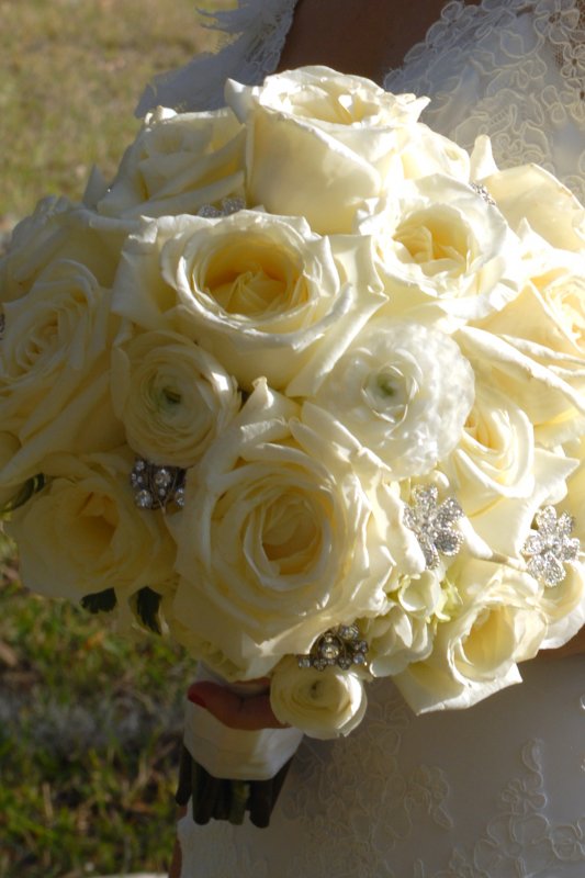 Bridal bouquet with roses and bling